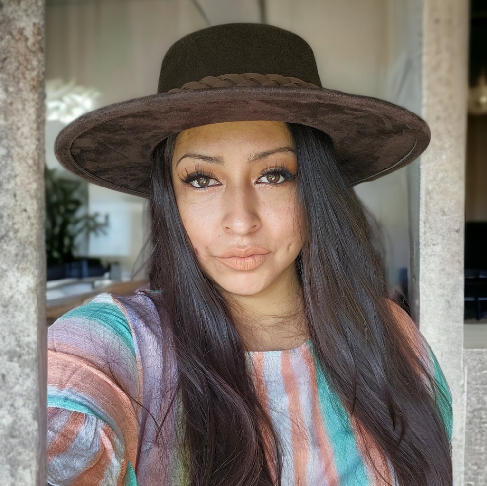 Meet your Posher, Mariel